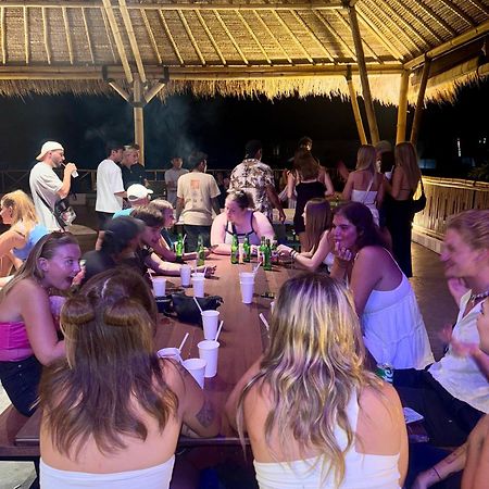 Canggu Central Hostel Экстерьер фото