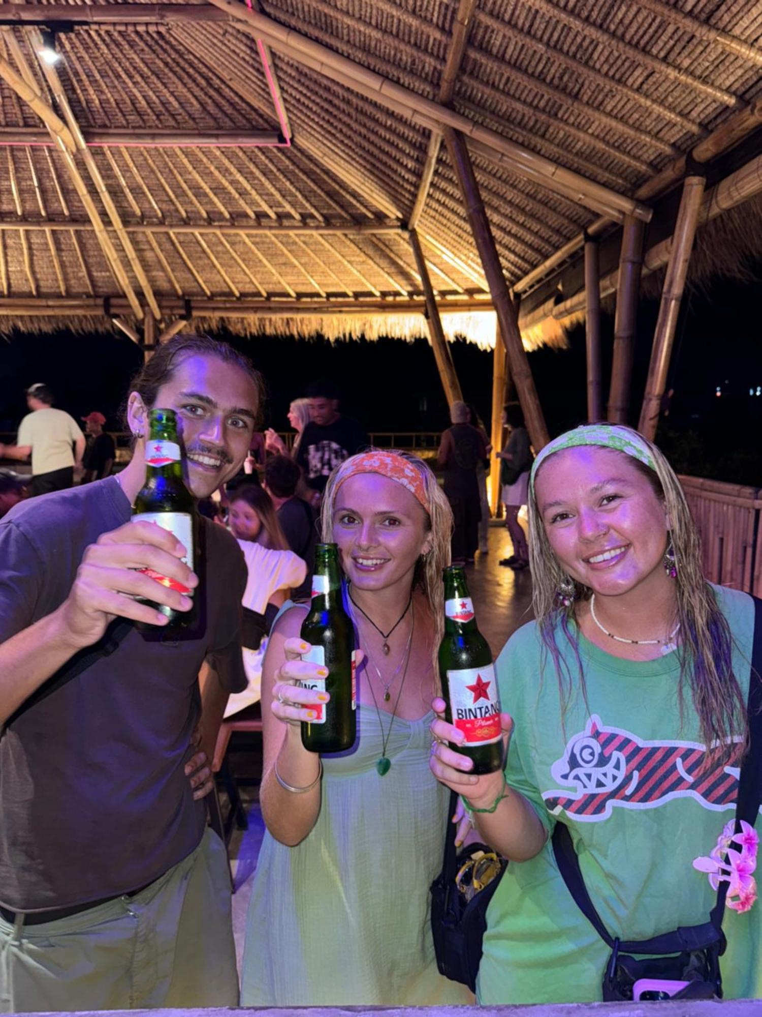 Canggu Central Hostel Экстерьер фото