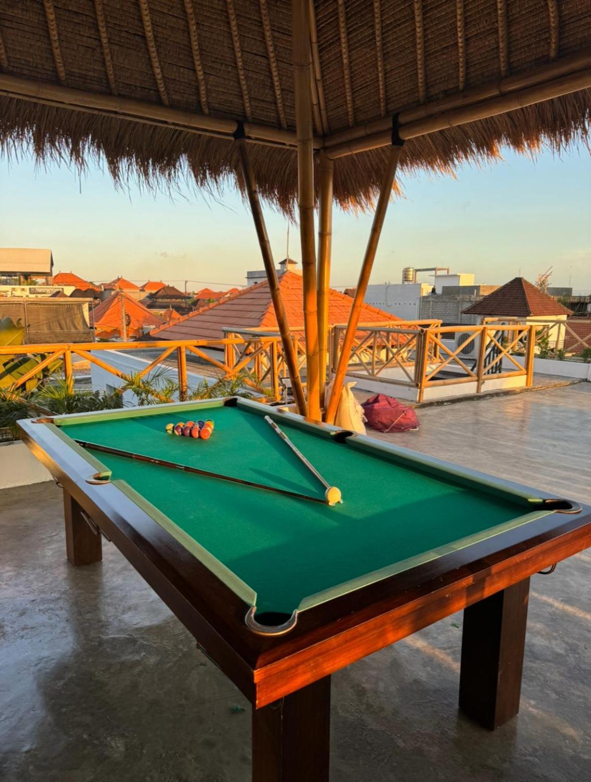 Canggu Central Hostel Экстерьер фото